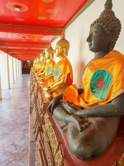 Sitzende Buddha-Statuen Wat Pho