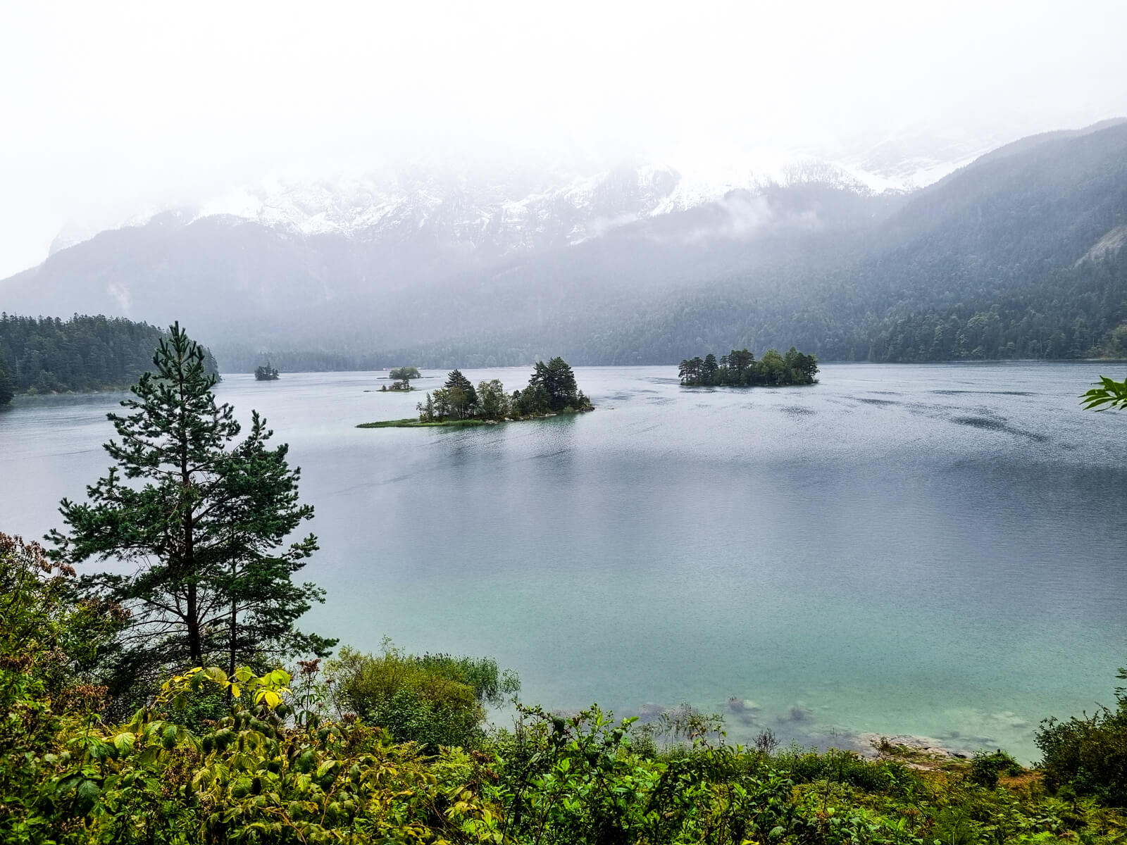 Rundwanderung um den Eibsee in Grainau am Fuße der Zugspitze