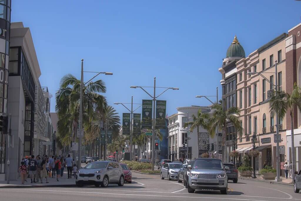 Los Angeles - Beverly Hills - Rodeo Drive - Autos, Straße, Geschäfte