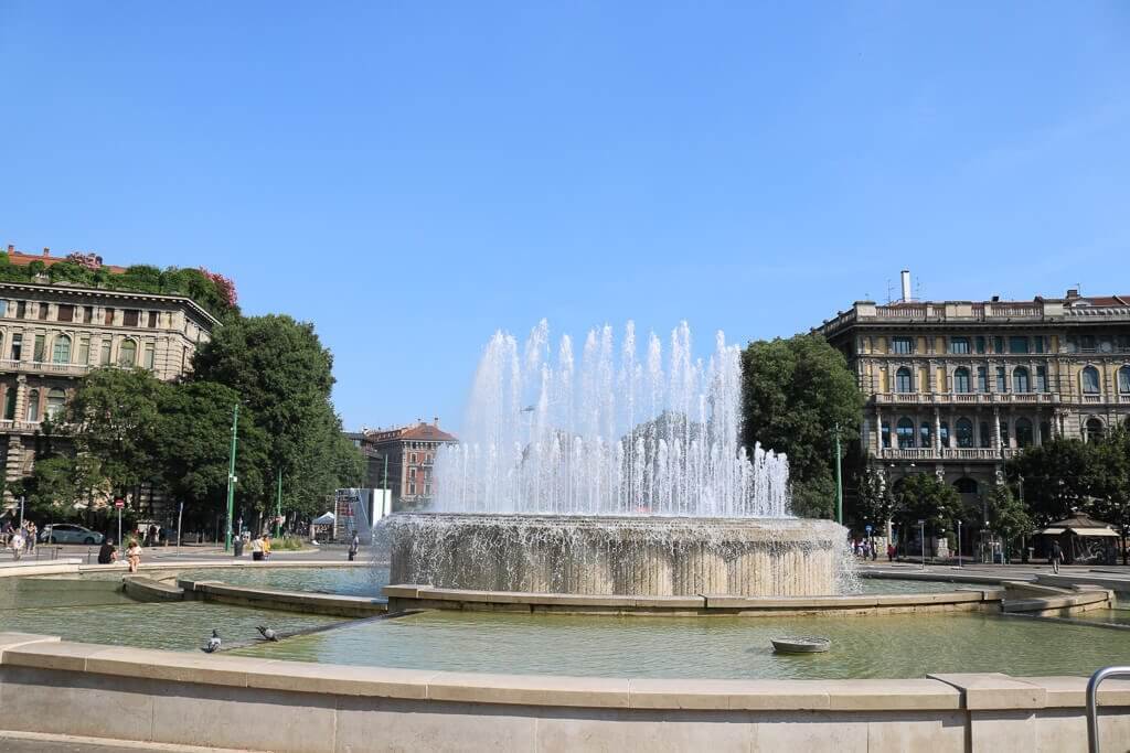 Springbrunnen inmitten von Mailand