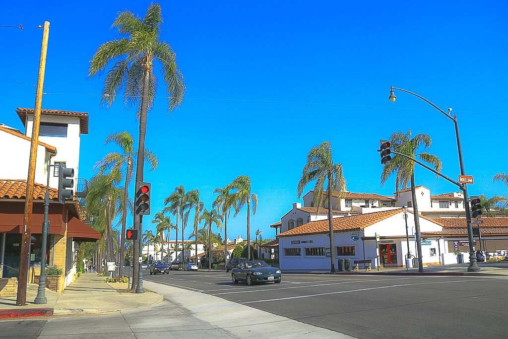 Santa Barbara - State Street - Palmengesäumte Straße