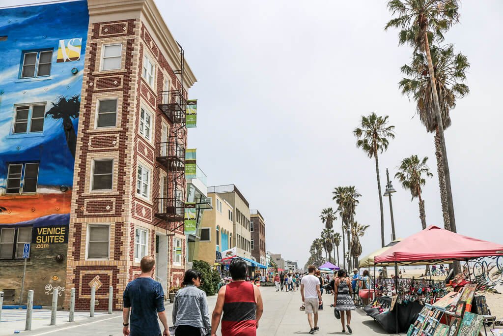 Santa Monica - Venice - bunte Häuserfront - Promenade - Strand